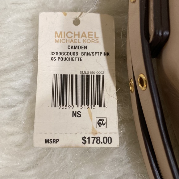 Micheal Kors Camden XS Pouchette - Picture 2 of 13